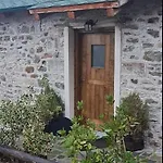 Alpehytte The House In The Cobbled Road