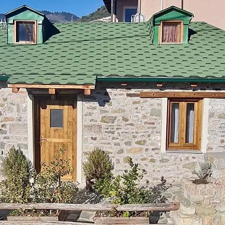 Alpesi faház The House In The Cobbled Road *
