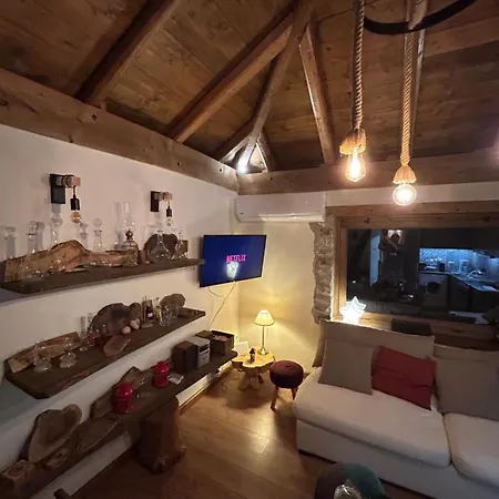 Alpstuga The House In The Cobbled Road Karpenísion