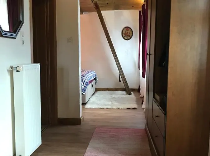 The House In The Cobbled Road Chalet *