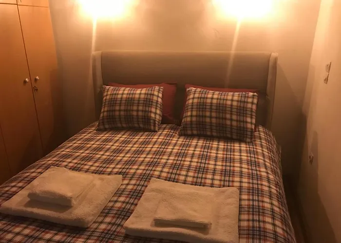 Chalet The House In The Cobbled Road